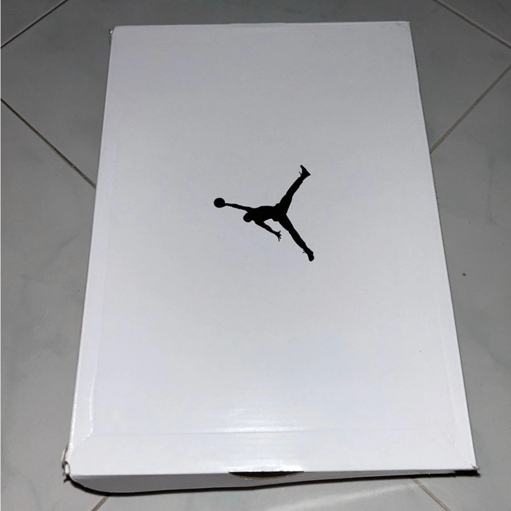 Deadstock Original with OG Box Jordan 1 Mid SE Multi-Color Lightbulb Size 9 - Picture 2 of 8
